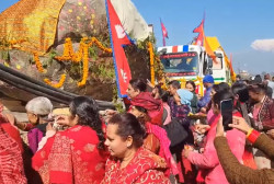 Nepali priests hand over Kali Gandaki boulders to Ayodhya officials